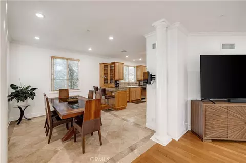 Dining - 2115 Pullman Ln #B, Redondo Beach, CA 90278 photo 2 of 2