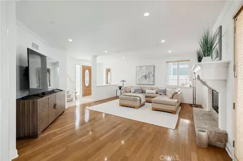 Living - 2115 Pullman Ln #B, Redondo Beach, CA 90278 photo 3 of 5