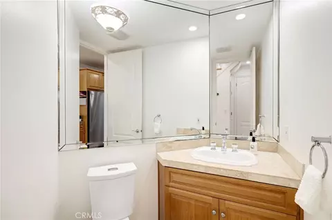 Bath - 2115 Pullman Ln #B, Redondo Beach, CA 90278 photo 1 of 3