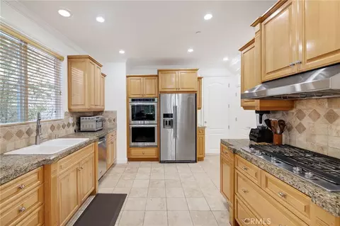 Kitchen - 2115 Pullman Ln #B, Redondo Beach, CA 90278 photo 3 of 4