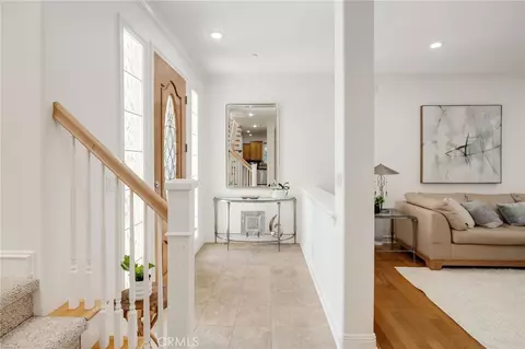 Entry Way - 2115 Pullman Ln #B, Redondo Beach, CA 90278 photo 5 of 5