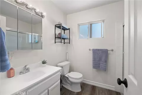 Bath - 17333 Towne Ct, Carson, CA 90746 photo 3 of 6