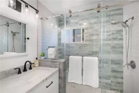 Bath - 17333 Towne Ct, Carson, CA 90746 photo 5 of 6