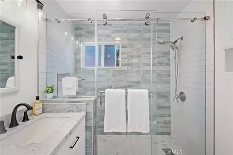 Bath - 17333 Towne Ct, Carson, CA 90746 photo 6 of 6