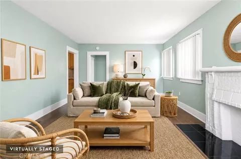 Living - 724 Elm Ave, Long Beach, CA 90813 photo 2 of 6