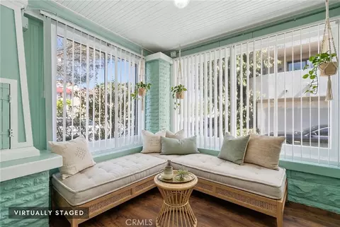 Exterior - 724 Elm Ave, Long Beach, CA 90813 photo 4 of 10