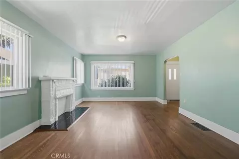 Living - 724 Elm Ave, Long Beach, CA 90813 photo 5 of 6