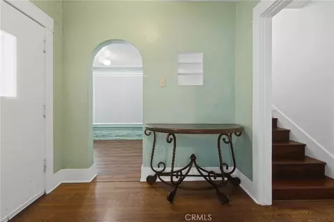 Entry Way - 724 Elm Ave, Long Beach, CA 90813 photo 1 of 5