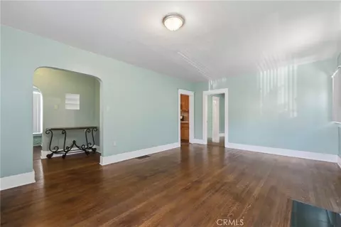 Living - 724 Elm Ave, Long Beach, CA 90813 photo 3 of 6