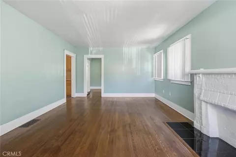 Living - 724 Elm Ave, Long Beach, CA 90813 photo 1 of 6