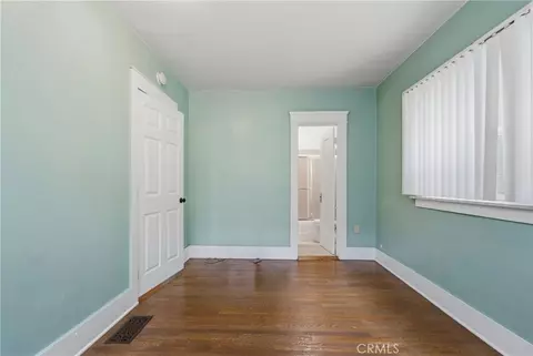 Bedroom - 724 Elm Ave, Long Beach, CA 90813 photo 4 of 15