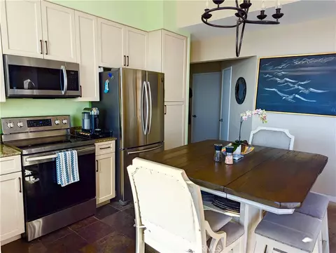 Kitchen - 388 E Ocean, Long Beach, CA 90802 photo 3 of 4