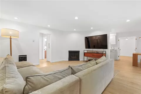 1228 14th St #103, Santa Monica, CA 90404