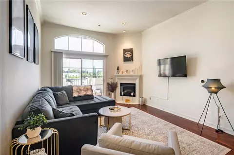14242 Burbank #307, Sherman Oaks, CA 91401