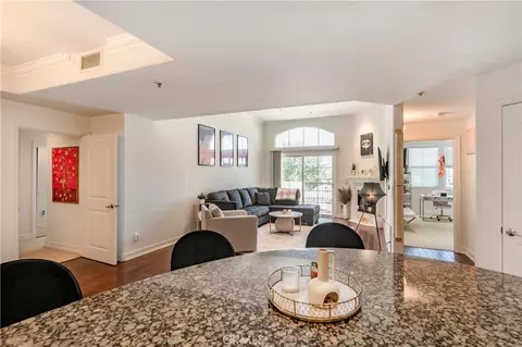 14242 Burbank #307, Sherman Oaks, CA 91401