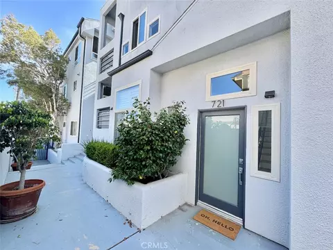 721 3rd St, Hermosa Beach, CA 90254