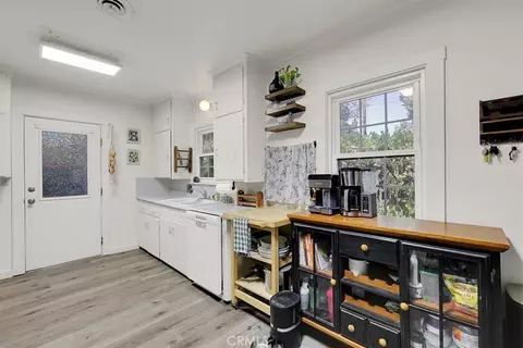 Kitchen - 9834 N Live, Live Oak, CA 95953 photo 2 of 5
