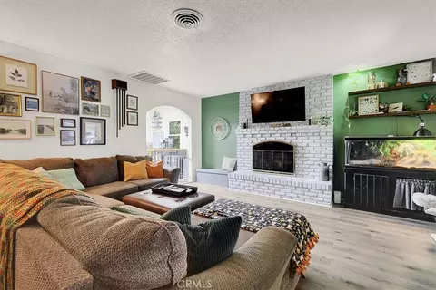 Living - 9834 N Live, Live Oak, CA 95953 photo 2 of 4
