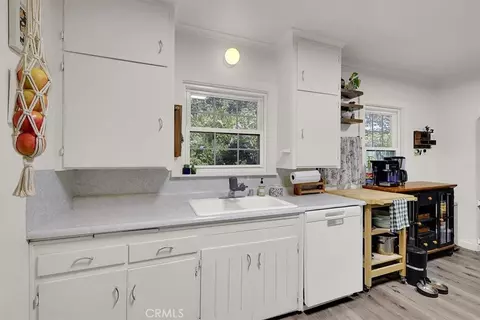 Kitchen - 9834 N Live, Live Oak, CA 95953 photo 4 of 5