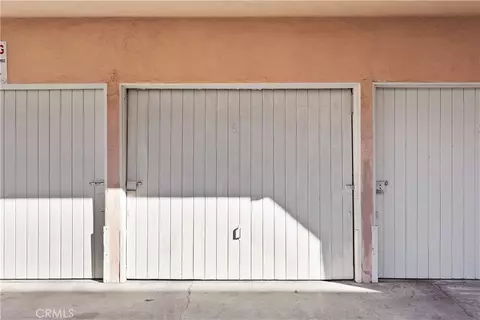 Exterior - 527 Cedar Ave #2E, Long Beach, CA 90802 photo 1 of 4