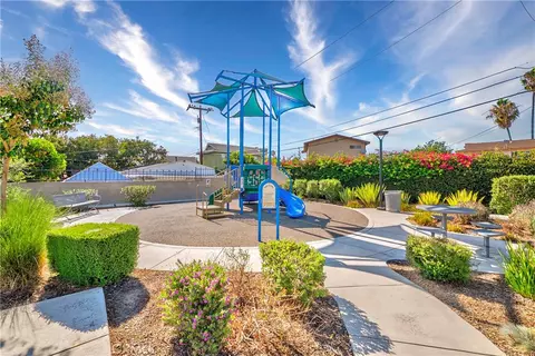 Exterior - 14057 Ruby Ln #4, Gardena, CA 90247 photo 9 of 10