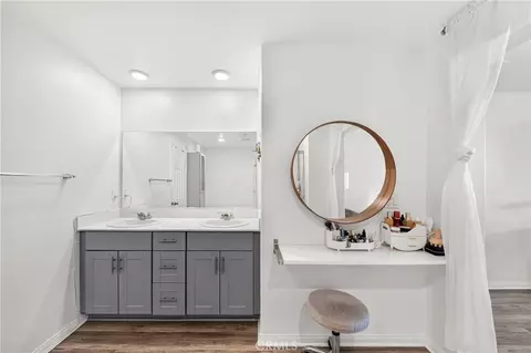 Bath - 14057 Ruby Ln #4, Gardena, CA 90247 photo 4 of 5
