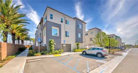 Exterior - 14057 Ruby Ln #4, Gardena, CA 90247 photo 2 of 10