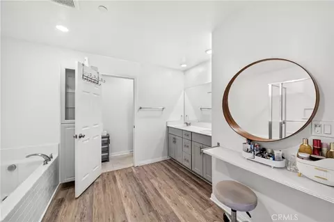 Bath - 14057 Ruby Ln #4, Gardena, CA 90247 photo 2 of 5