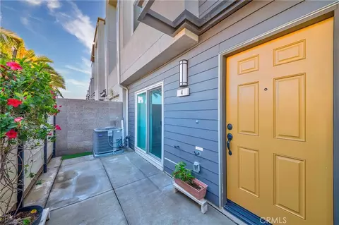 Exterior - 14057 Ruby Ln #4, Gardena, CA 90247 photo 4 of 10