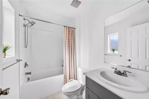 Bath - 14057 Ruby Ln #4, Gardena, CA 90247 photo 5 of 5