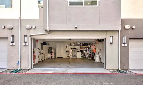 Exterior - 14057 Ruby Ln #4, Gardena, CA 90247 photo 5 of 10
