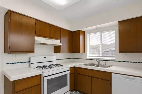 Kitchen - 3822 E 7th St, Long Beach, CA 90804 photo 1 of 3