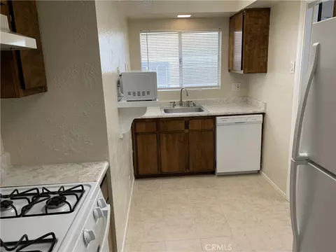 Kitchen - 3822 E 7th St, Long Beach, CA 90804 photo 2 of 3