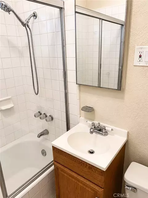 Bath - 3822 E 7th St, Long Beach, CA 90804 photo 1 of 2