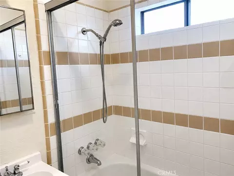 Bath - 3822 E 7th St, Long Beach, CA 90804 photo 2 of 2