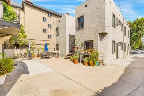 Exterior - 3822 E 7th St, Long Beach, CA 90804 photo 6 of 10