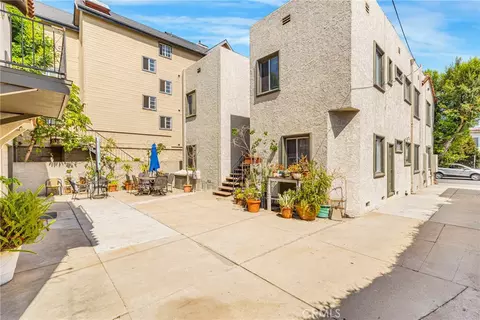 Exterior - 3822 E 7th St, Long Beach, CA 90804 photo 6 of 10