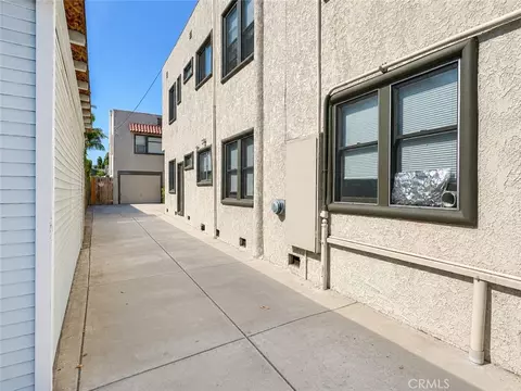 Exterior - 3822 E 7th St, Long Beach, CA 90804 photo 3 of 10