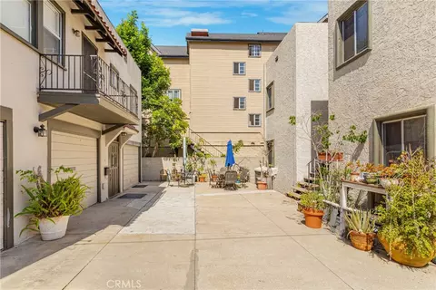 Exterior - 3822 E 7th St, Long Beach, CA 90804 photo 5 of 10