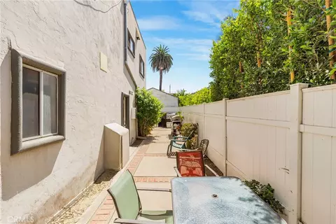 Exterior - 3822 E 7th St, Long Beach, CA 90804 photo 9 of 10
