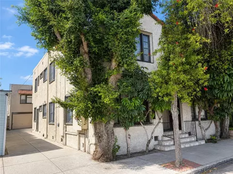 Exterior - 3822 E 7th St, Long Beach, CA 90804 photo 2 of 10