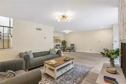 8105 Redlands St #107, Playa Del Rey, CA 90293