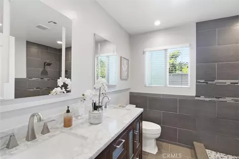 Bath - 16953 Roa, Carson, CA 90746 photo 3 of 6