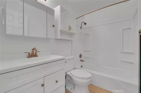 Bath - 1002 Aspen St, Corona, CA 92879 photo 2 of 2