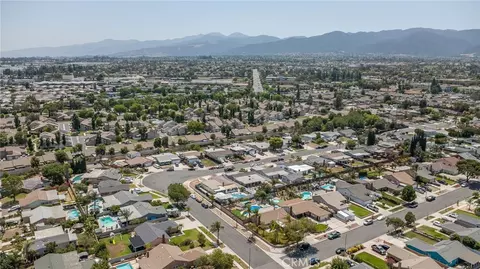 View/Area - 1002 Aspen St, Corona, CA 92879 photo 3 of 5