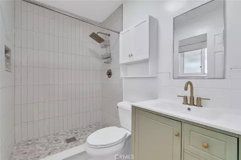 Bath - 1002 Aspen St, Corona, CA 92879 photo 1 of 2