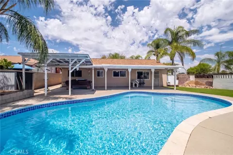 Exterior - 1002 Aspen St, Corona, CA 92879 photo 5 of 8