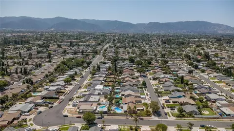 View/Area - 1002 Aspen St, Corona, CA 92879 photo 4 of 5