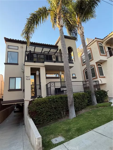 703 11th St, Hermosa Beach, CA 90254