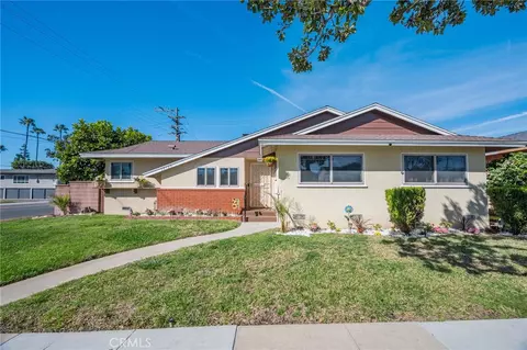 10725 S 8th Ave, Inglewood, CA 90303